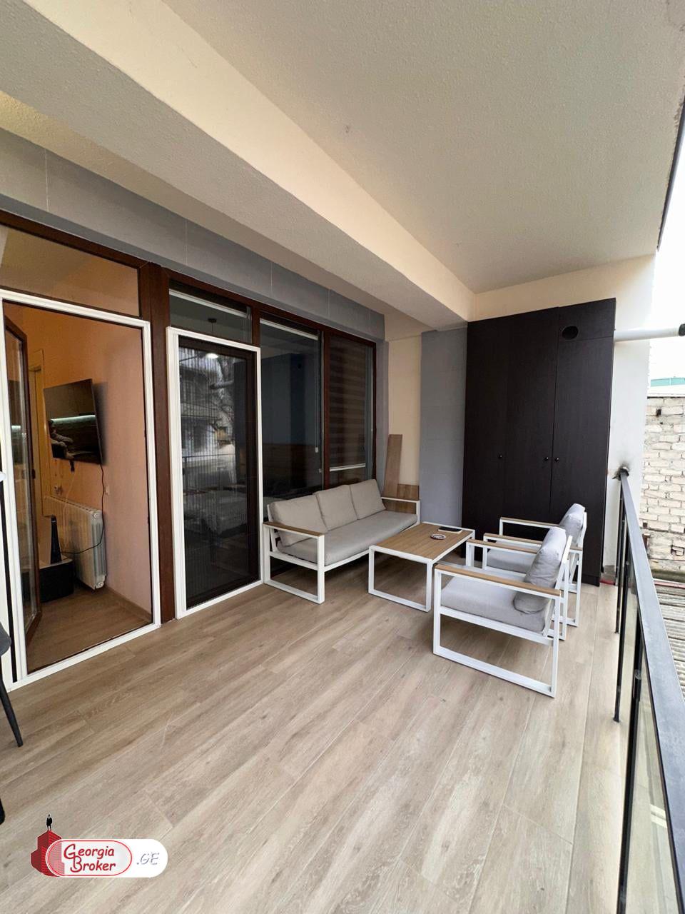 продается квартира с новым ремонтом 3-комнаты